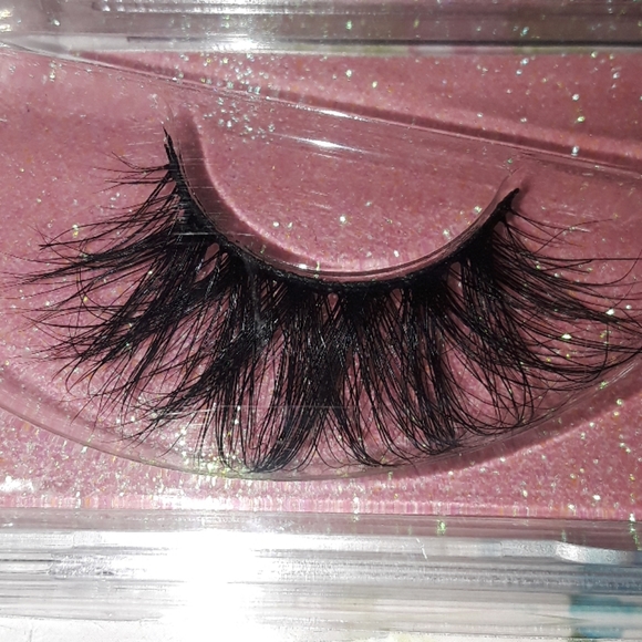 Fashion Lashes Black Strip False Eyelashes - Picture 2 of 7